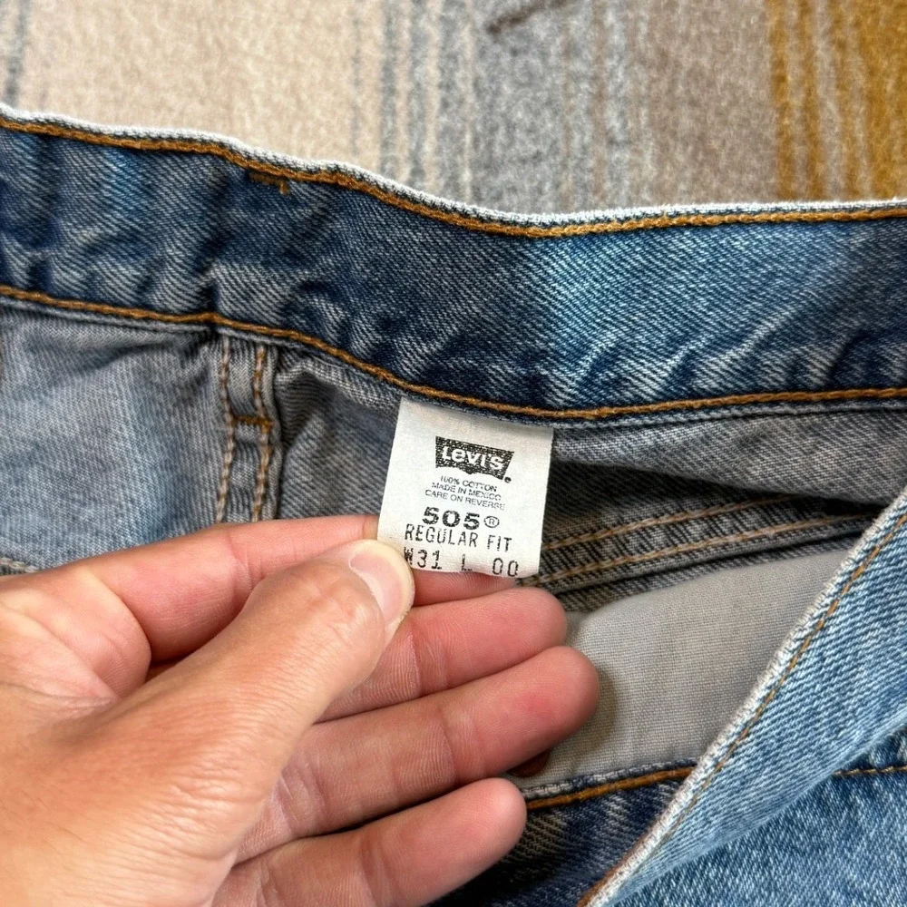 Levis 505 Regular Fit Denim Shorts Mens 30 Medium Wash Blue Cotton Jean Shorts